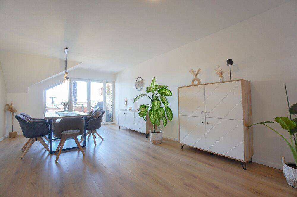 Großzügige 4-Zimmer-Dachgeschosswohnung mit Westloggia und ca. 42 m² Spitzboden-Nutzfläche, 90559 Burgthann