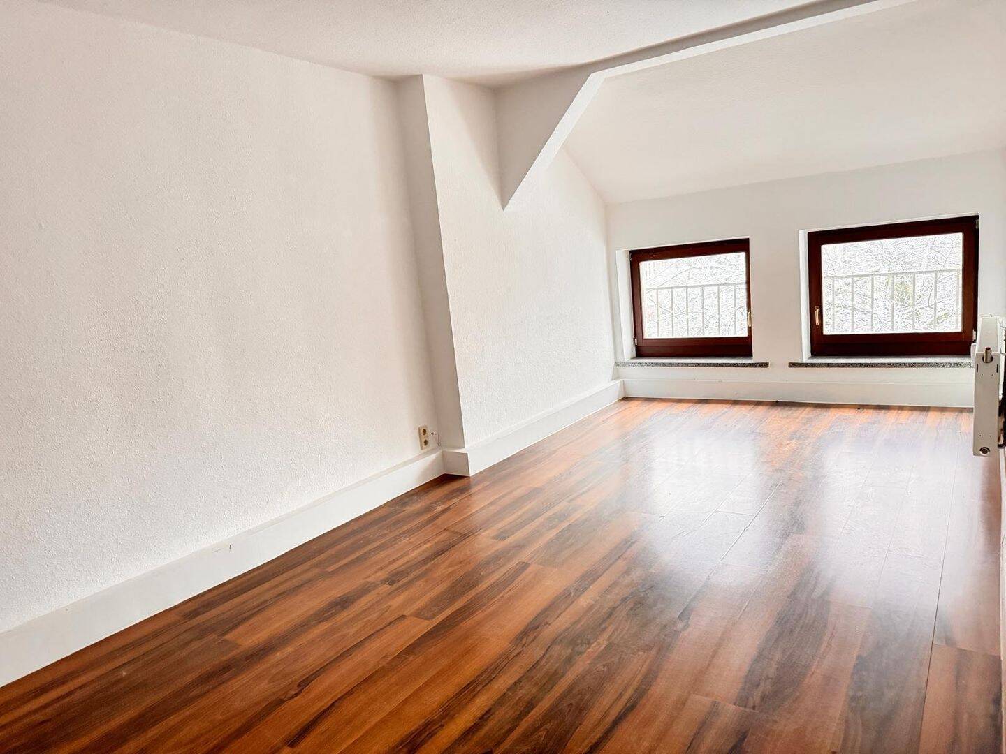 Wohnen Sie doch in einer großzügigen 4 Raumwohnung ganz oben :), 9112 Chemnitz (Altendorf Kaßberg Zentrum)