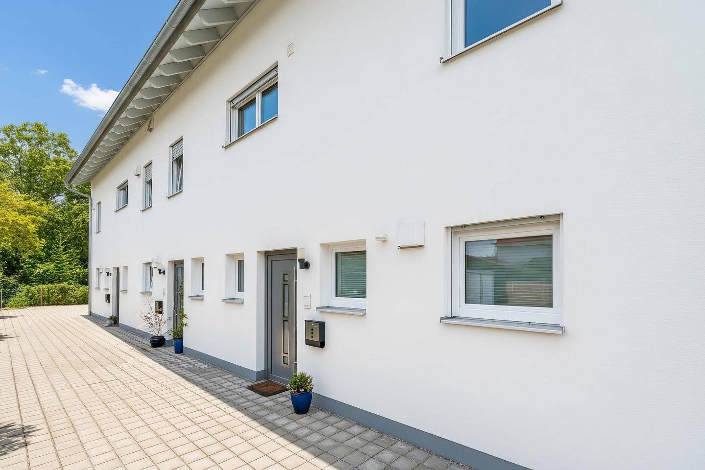 Neubau von 2023 – Reihenendhaus mit Einzelgarage und Stellplatz – PV und Speicher – TOP-Modern !, 86447 Todtenweis