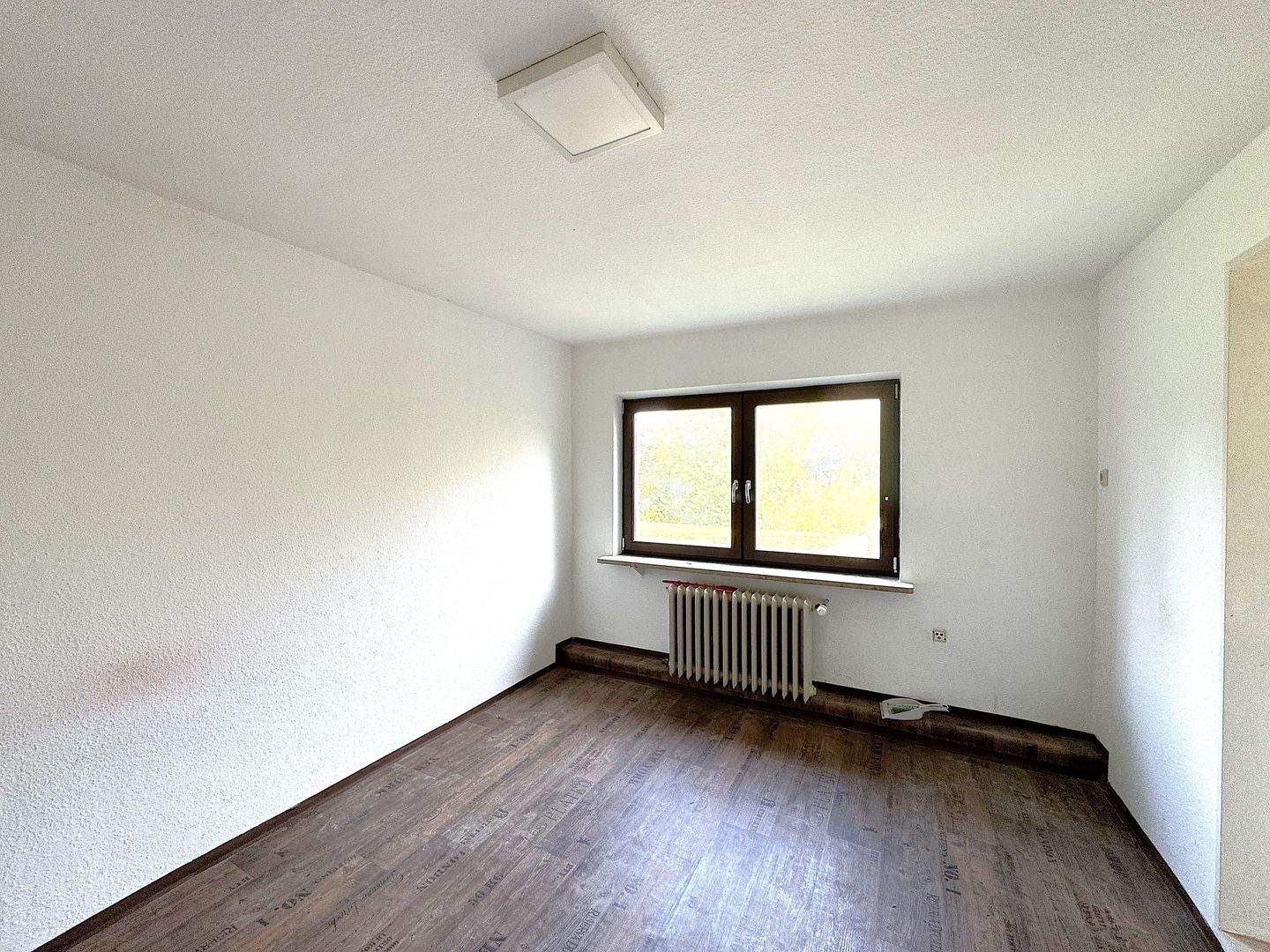 Kleines 1-Zimmer-Appartment mit Gartenmitbenutzung und Parkmöglichkeit in 92369 Sengenthal bei Neumarkt, 92369 Sengenthal