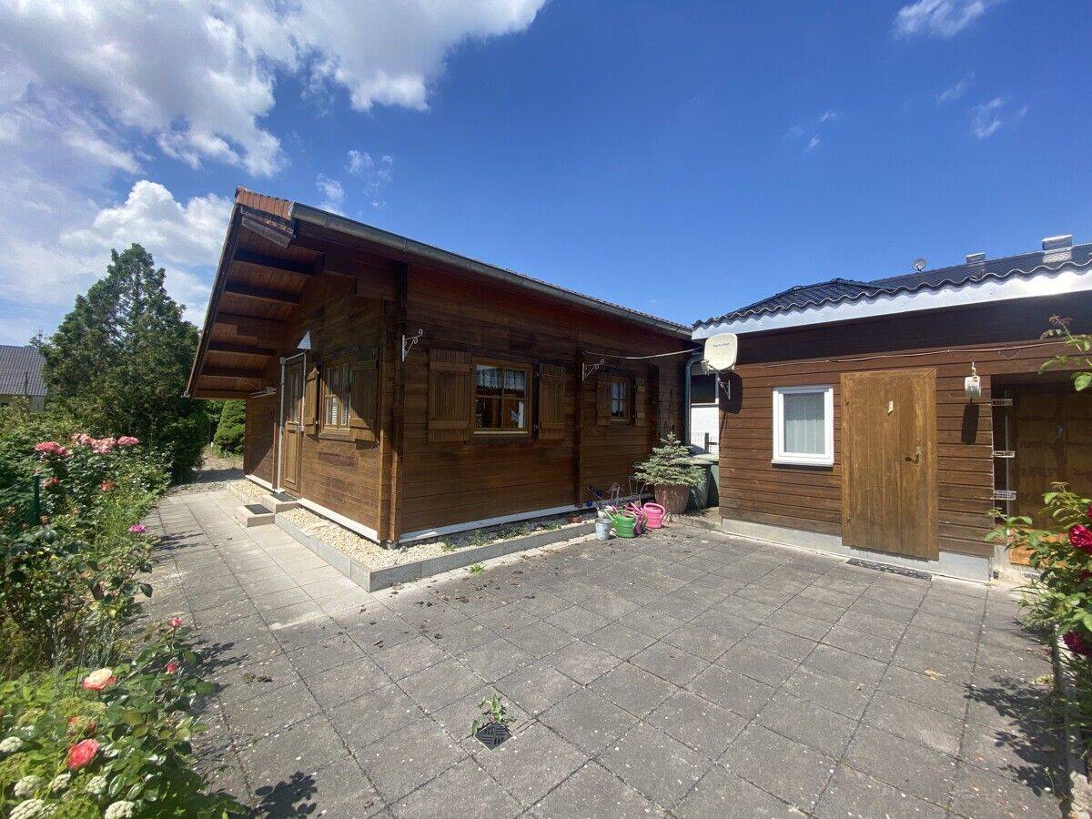 Attraktives Baugrundstück mit Ferienhaus und Nebengebäuden in Apolda, 99510 Apolda