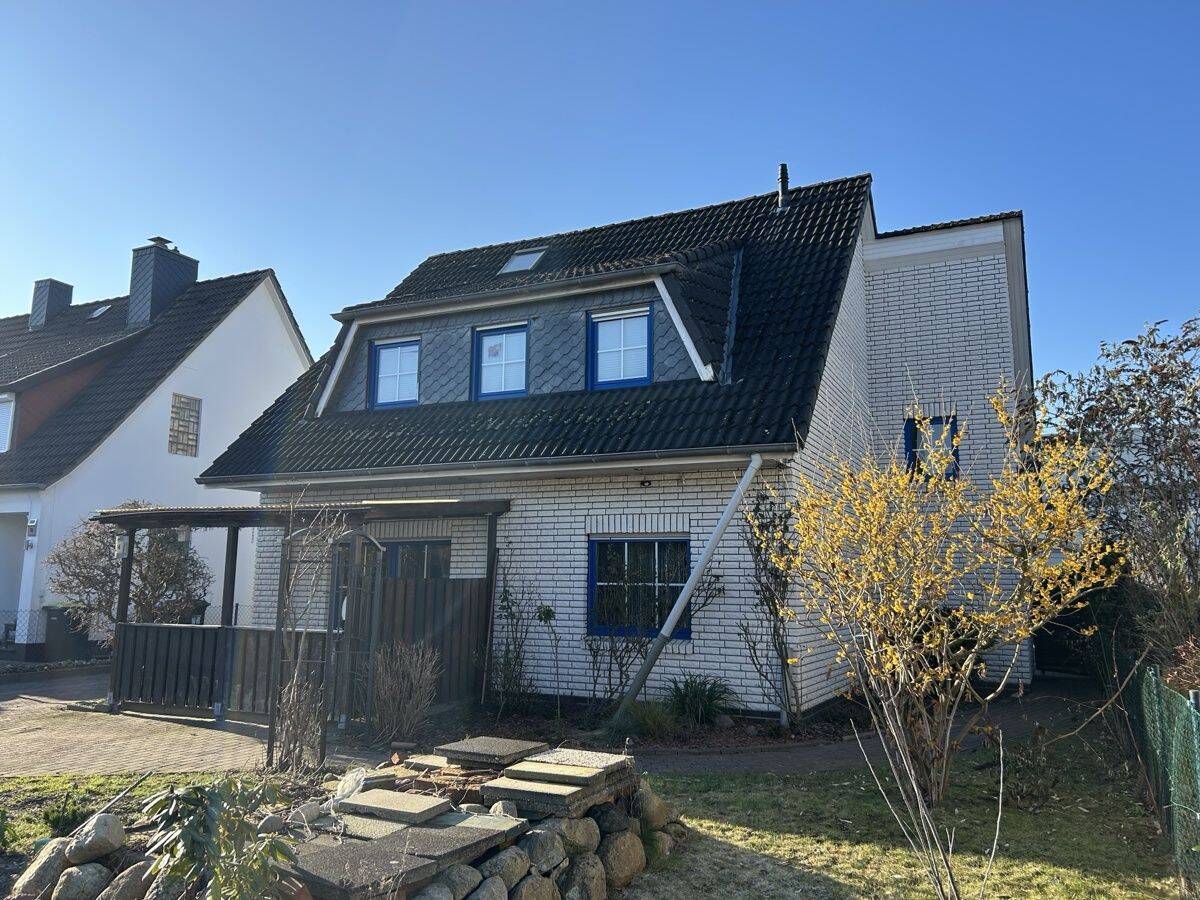 Volksbank Immobilien: Kernsaniertes (1997) Einfamilienhaus mit Platz – zentrale ruhige Lage, 27404 Zeven