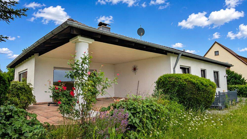 Großzügiger Bungalow in Massivbauweise mit Traumgarten, Terrasse und Doppelgarage!, 95517 Seybothenreuth
