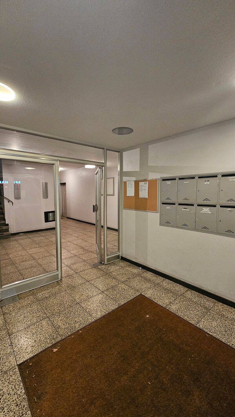 Neu renovierte 2,5-Zimmer-Wohnung mit Aufzug in bester Lage von Duisburg-Duissern, 47058 Duisburg (Altstadt Duissern)