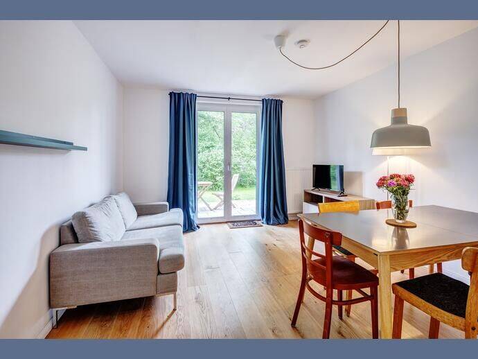 Möbliert: Möblierte 2-Zimmer Wohnung mit Gartenanteil, 82110 Germering