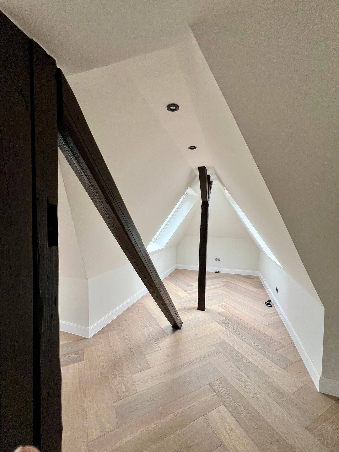 Maisonette mit Penthouse-Charakter im stilvollen Jugendstilhaus / Kamin / Panoramafenster / Balkon, 40476 Düsseldorf (Derendorf Golzheim Pempelfort)
