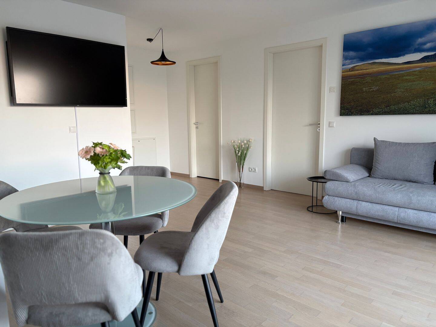 Modern Fully Furnished 1-Bedroom Apartment in a Quiet Parkside, 82140 Olching