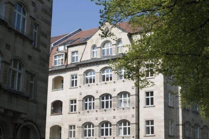 Erstbezug nach Sanierung – Außergewöhnliche Maisonettewohnung in Elbnähe