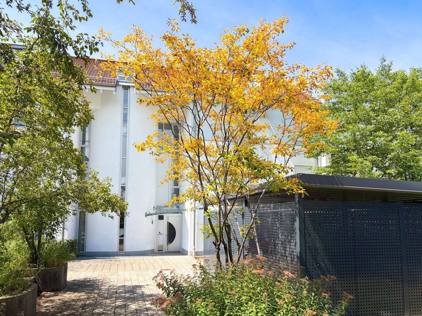 Vermietete 2-Zimmer-Wohnung mit attraktiver Eigennutzungsperspektive, 82110 Germering