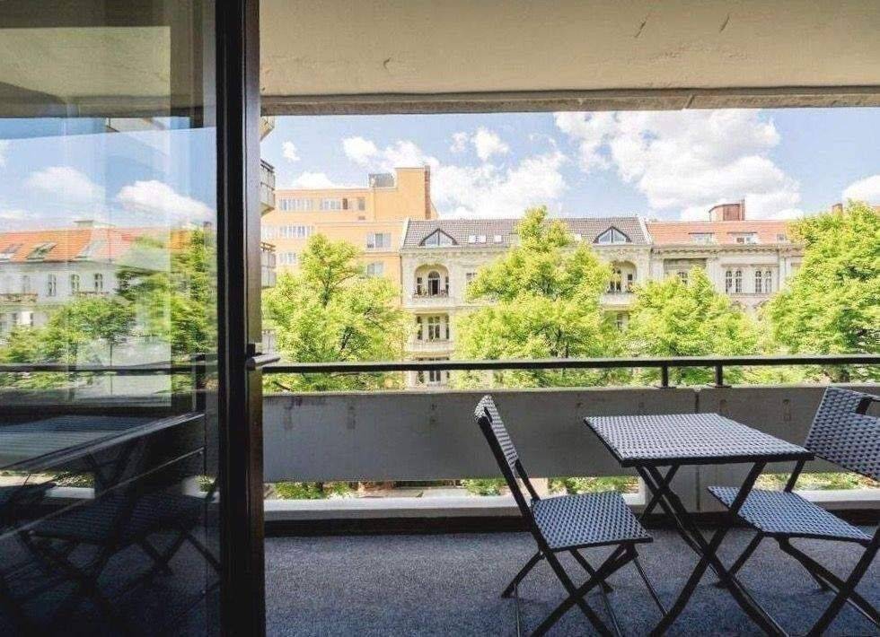 Zentral gelegene, sanierte City-Wohnung mit separatem Tiefgaragenplatz – Top-Lage nahe Savignyplatz / Steinplatz, sofort beziehbar., 10623 Berlin (Charlottenburg-Wilmersdorf Charlottenburg)