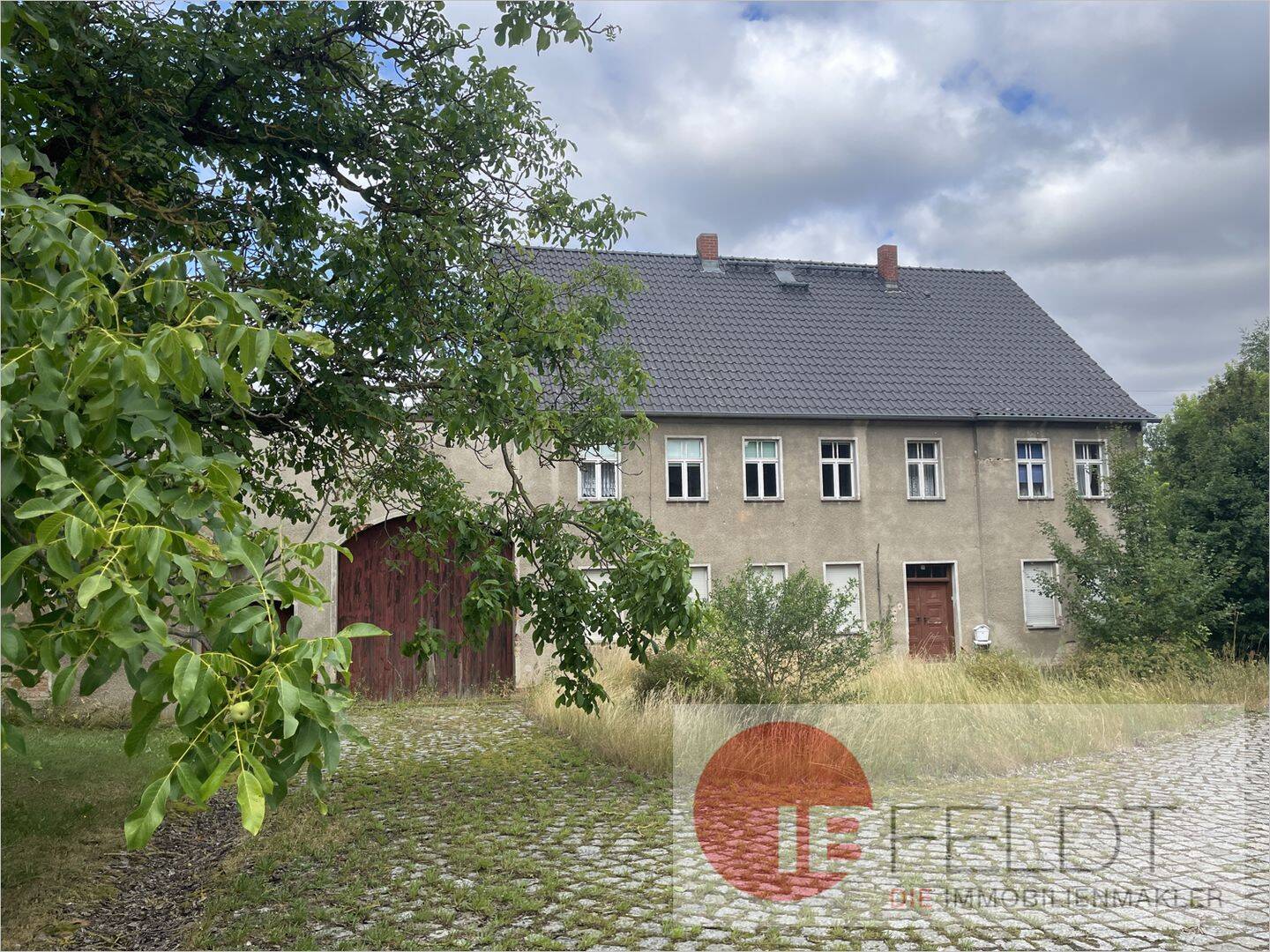 Sanierungswürdiger Dreiseithof mit angrenzender Weidefläche und fünf Ferienbungalows, 14913 Niederer Fläming