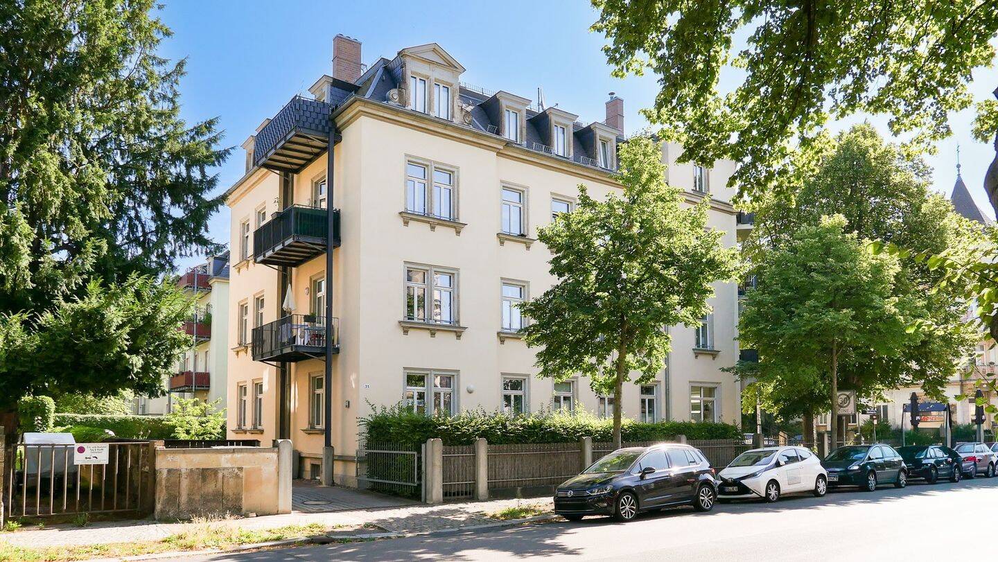 Sofort bezugsbereite Altbauwohnung mit eigenem Garten, Terrasse und Fernwärme, 1309 Dresden
