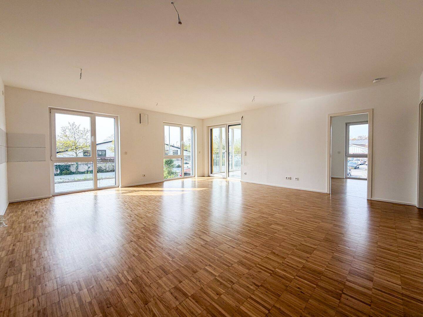 Exklusive Eigentumswohnung in Düsseldorf-Lohausen – modernes Baujahr, 4 Zimmer – sofort frei !, 40474 Düsseldorf (Golzheim Lohausen Pempelfort Stockum)