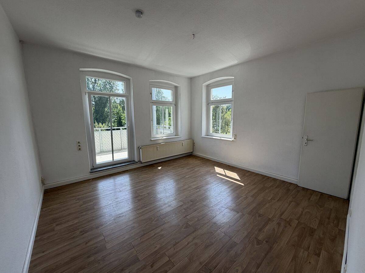 sonnige 2 RWE mit moderner EBK und Südbalkon, 2763 Zittau