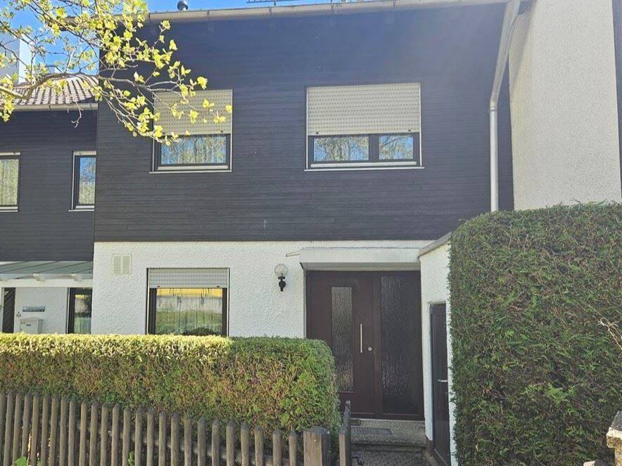 Charmantes Reihenmittelhaus mit Potenzial in Unterpfaffenhofen, 82110 Germering