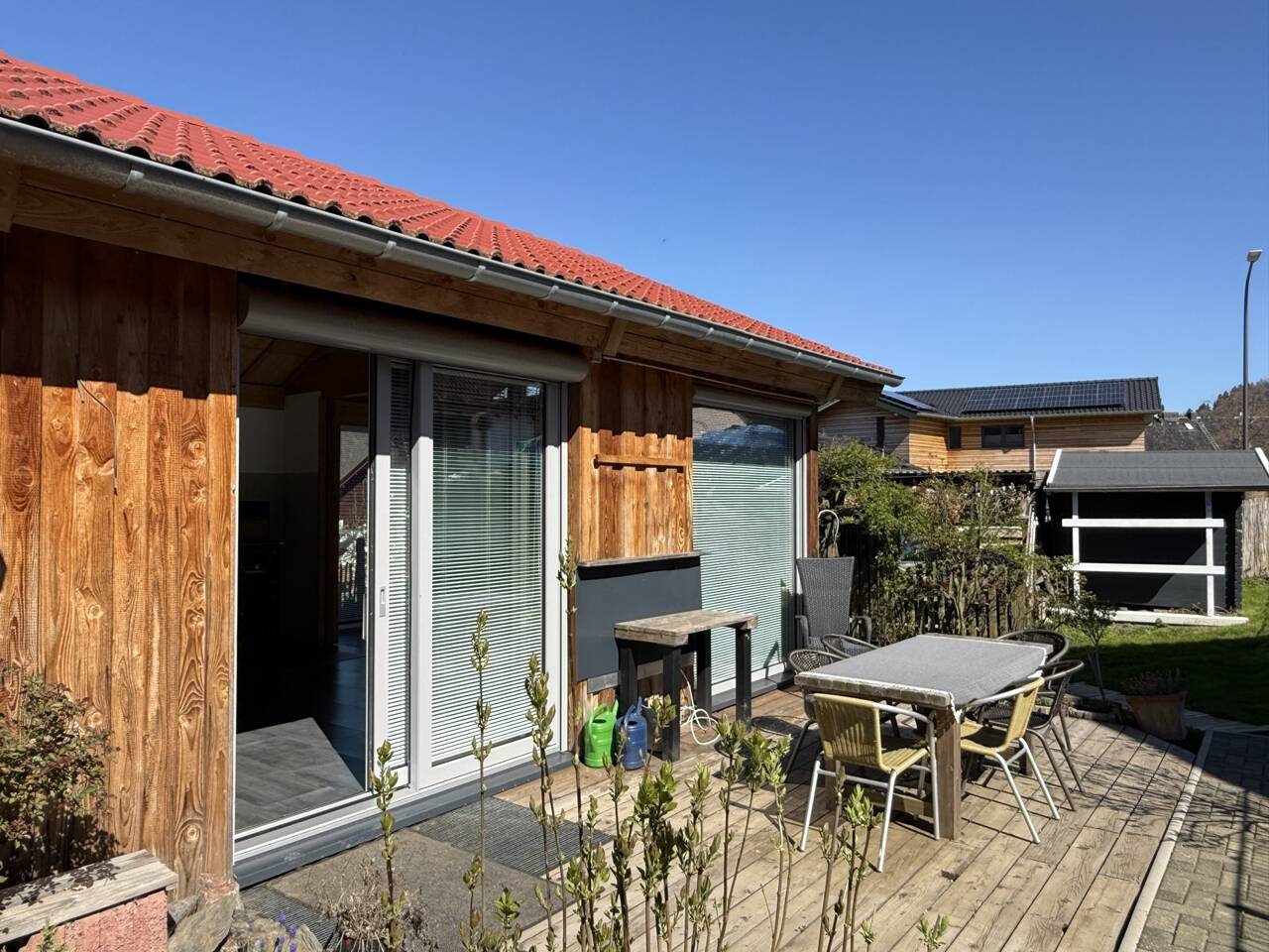 Wohnen direkt am Rursee: ein Appartement und ein zusätzliches Wohnhaus in Woffelsbach, 52152 Simmerath