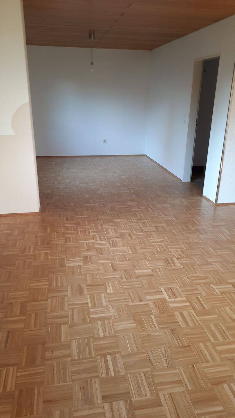 4 Zimmer Wohnung mit großen Balkon, 85375 Neufahrn b. Freising