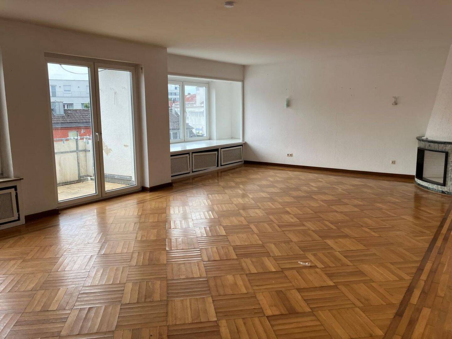 Großzügige 5-Zimmer-Wohnung mit großem Balkon in zentraler Lage von Osnabrück, 49074 Osnabrück (Gartlage Innenstadt)