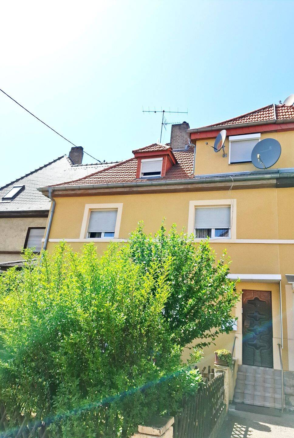 Mehrfamilienhaus oder Eigennutzung mit Entwicklungspotenzial in Saarbrücken-Brebach, 66130 Saarbrücken