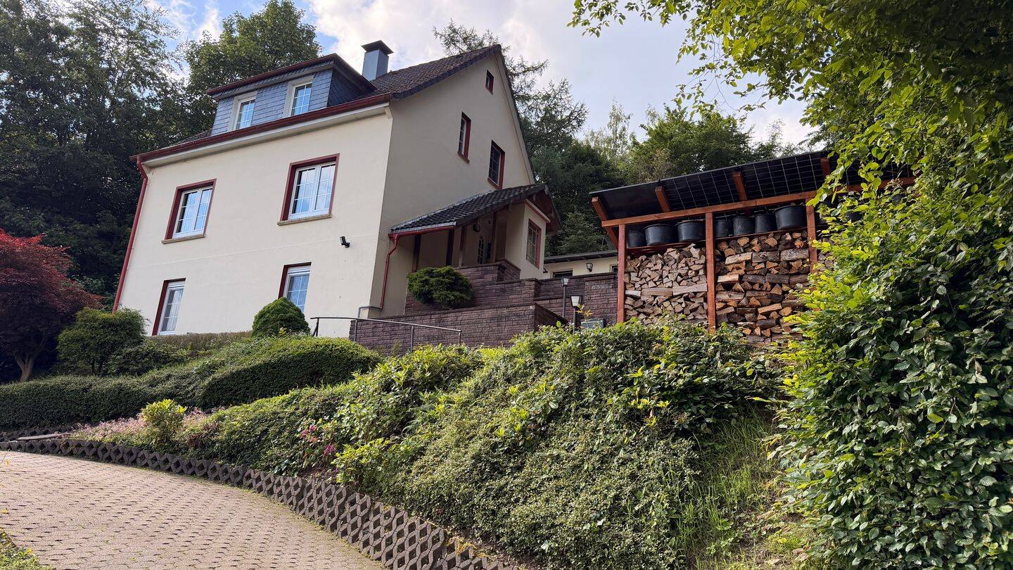 Schöner wohnen mit Weitblick in Remscheid, 42855 Remscheid (Innen Lüttringhausen Nord Süd West)