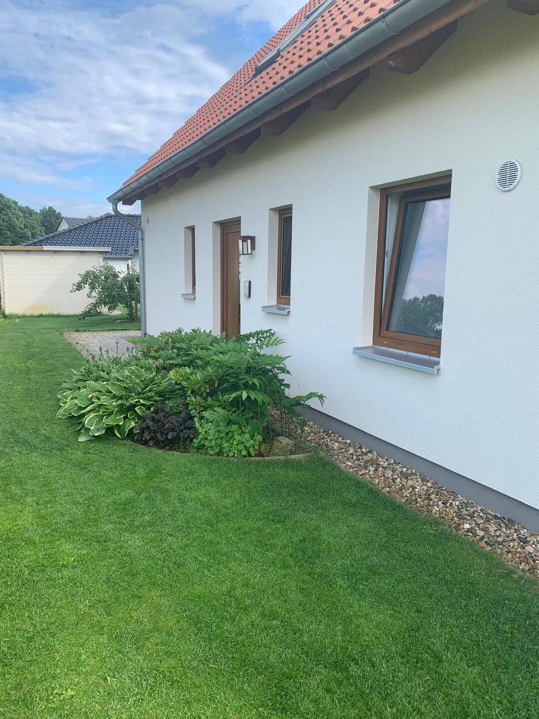 Erstklassiger Zweitbezug mit Gartenparadies: Neuwertige 4-Zimmer-Wohnung (Baujahr 2022) im 2-Familienhaus in Hohne!, 29362 Hohne