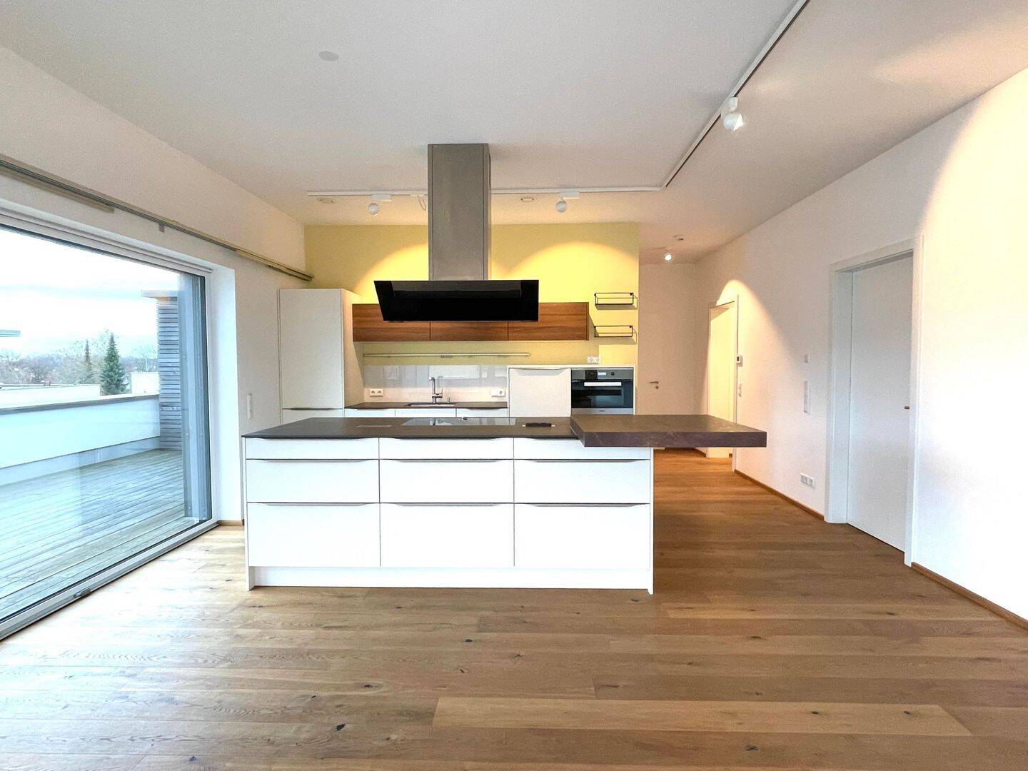 Exklusive Penthousewohnung mit Dachterrasse, EBK sowie TG-Stellplätzen in Isny im Allgäu, 88316 Isny im Allgäu