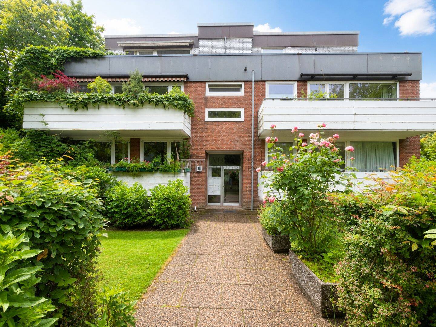 Charmante 2 Zimmer Wohnung mit Balkon, Keller und Stellplatz, 22147 Hamburg (Wandsbek Rahlstedt)
