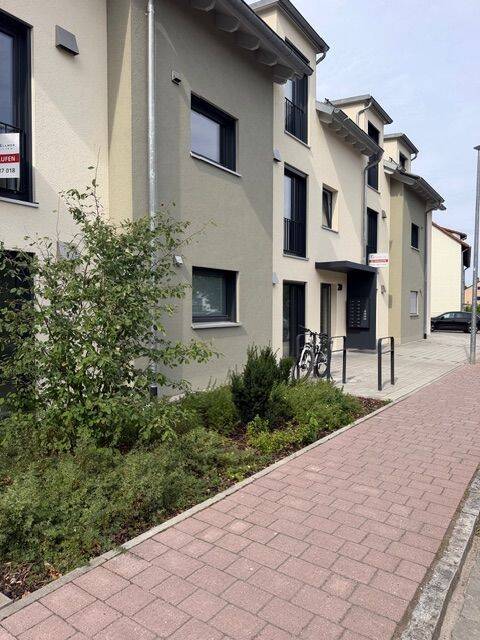 4 Zimmer Neubauwohnung mit Erdwärme, Fußbodenheizung, Gartenanteil und Garage, Feucht, 90537 Feucht