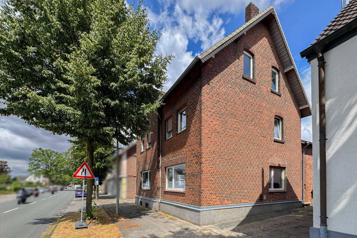 Sanierungsprojekt mit Substanz: Zweifamilienhaus mit Ausbaureserve und großem Potenzial in Wadersloh, 59329 Wadersloh