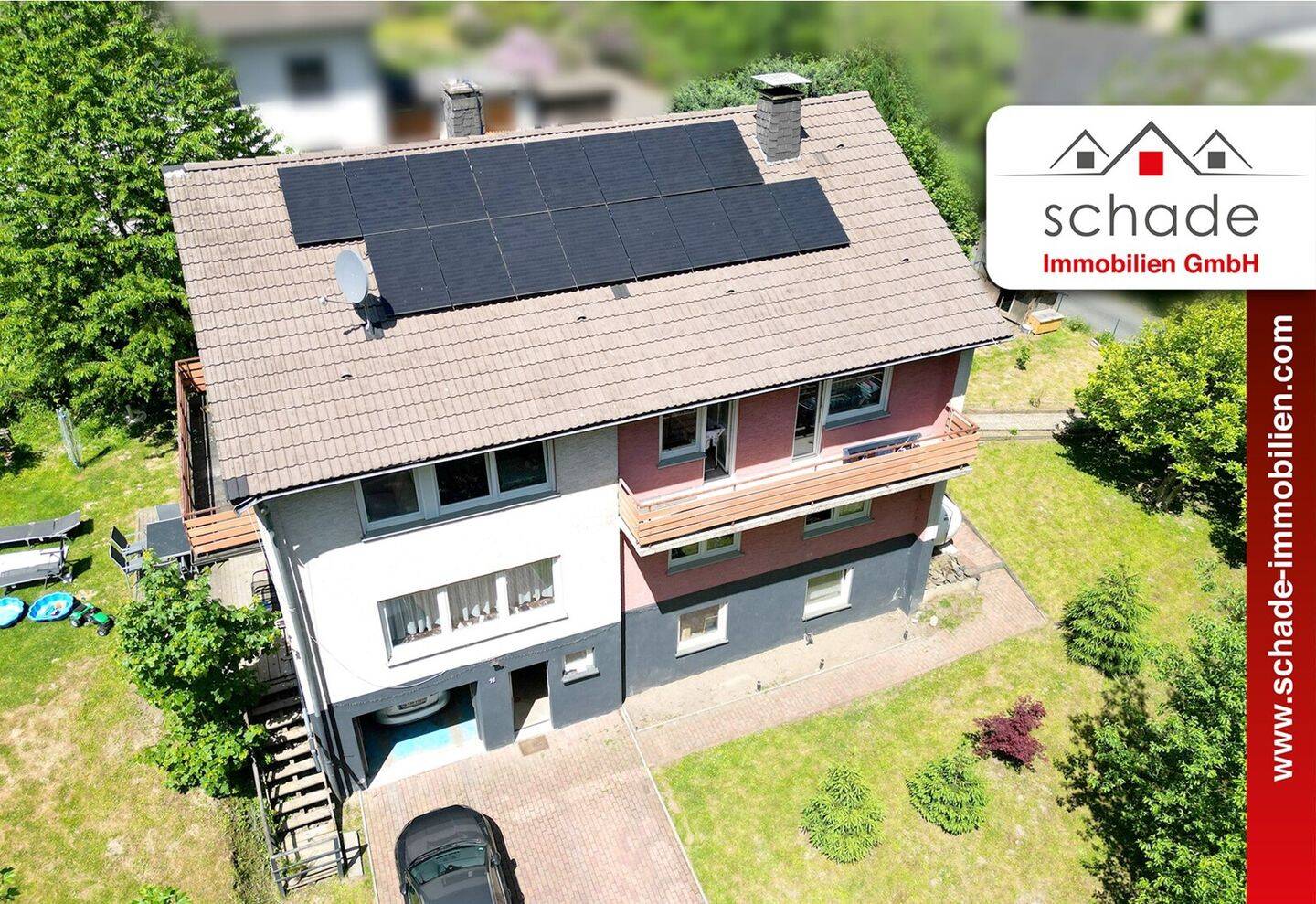 SCHADE IMMOBILIEN – Zweifamilienhaus inkl. Photovoltaik & viel Grundstück! In ruhiger Wohnlage., 58840 Plettenberg
