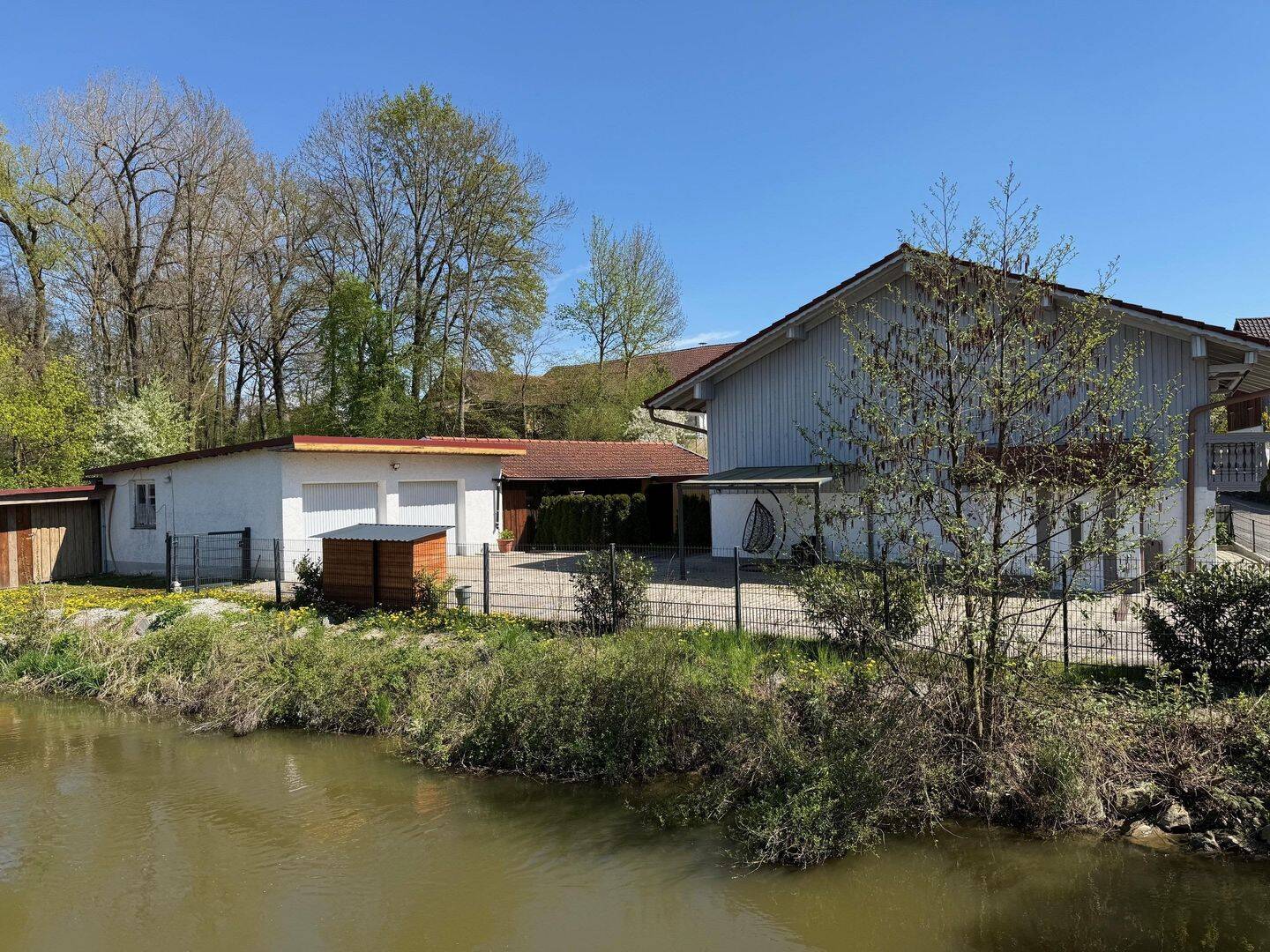 Kleines Einfamilien-, Ferien- oder Wochenendhaus in Niederhausen, 94419 Reisbach