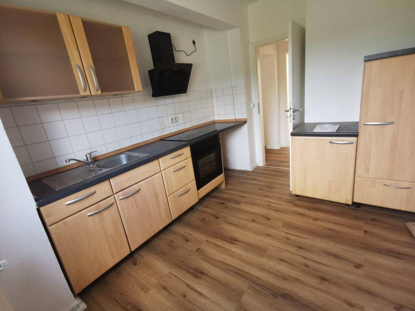 Warlitz – Renovierte und ruhige 3 Zimmer Erdgeschosswohnung ab sofort zu vermieten, 19230 Warlitz