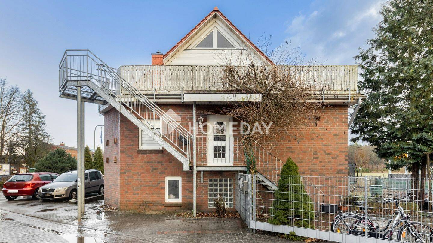 Großzügiges MFH mit 3 Wohneinheiten, Garage, Dachterrasse, Garten und 604 m² Grundstück in Lohne, 49393 Lohne (Oldenburg)