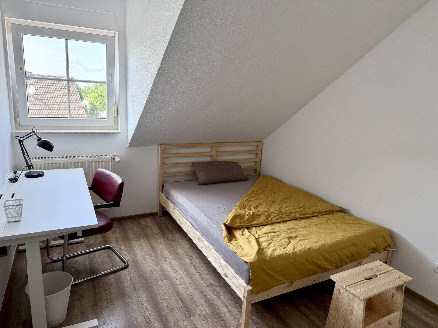 Helle, neue WG Zimmer in neuer WG in Villa in Flamersheim ideal für Pendler & Studenten, 53881 Euskirchen