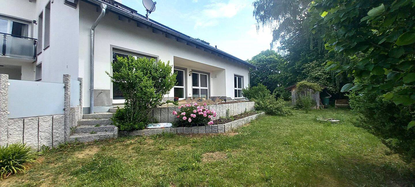 Große 4 Zi. EG Wohnung m. Garten, Garage, Schwedenofen in ruhiger Lage, 84186 Vilsheim