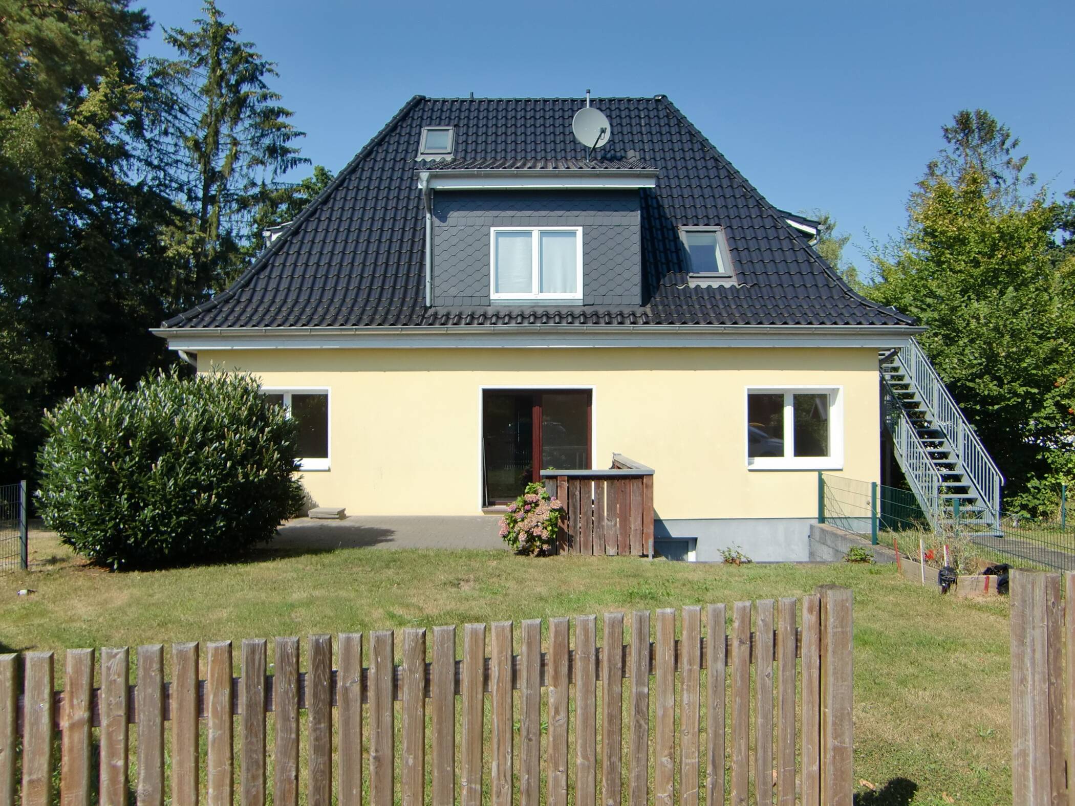DG-Wohnung zzgl. Maisonette, 30 m² Souterrain und 292 m² Gartenanteil, 21220 Seevetal