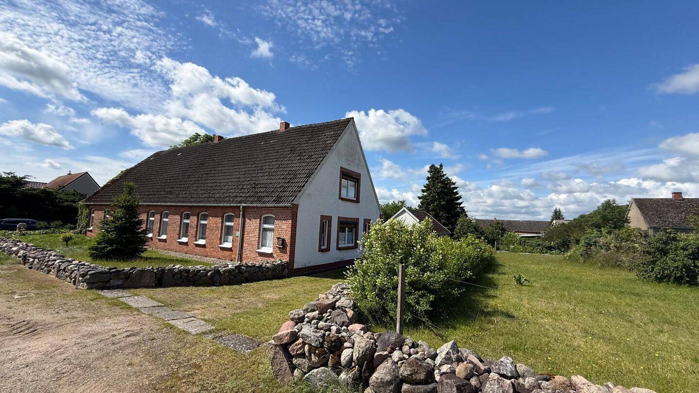 Sanierungsbedürftiges Bauernhaus mit großem Grundstück in Tamm zu kaufen!, 19089 Tramm
