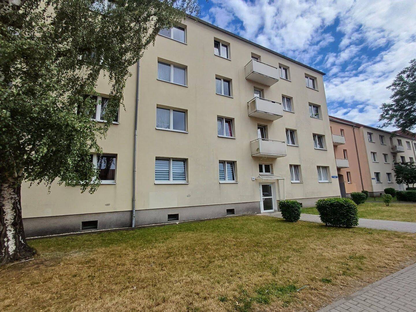 Viel Platz für Sie und Ihre Familie – 3. OG rechts, 6217 Merseburg