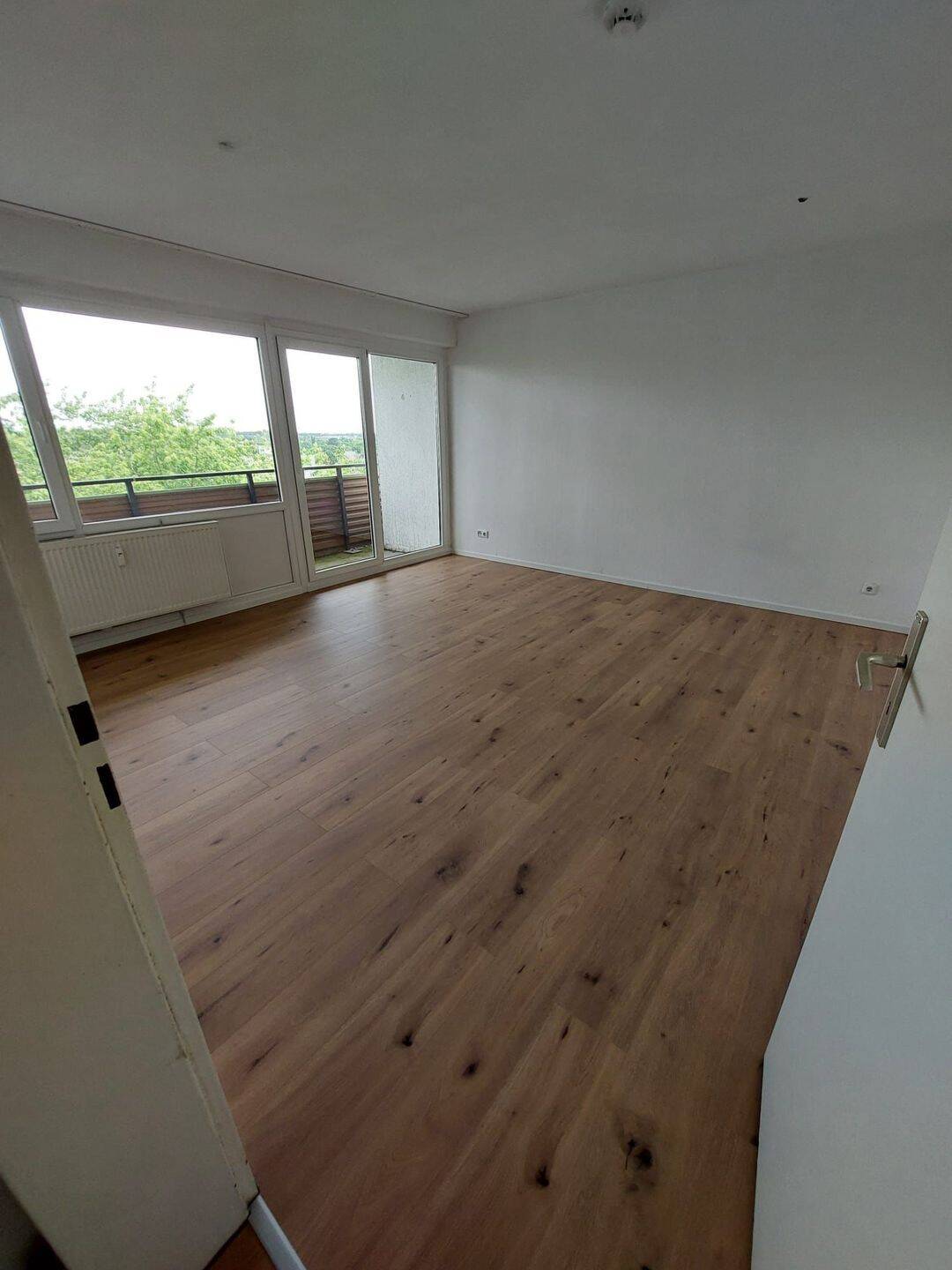 Hochwertige 3-Zimmer-Wohnung mit Balkon im 8. Stock in Mönchengladbach-Römerbrunnen, 41238 Mönchengladbach