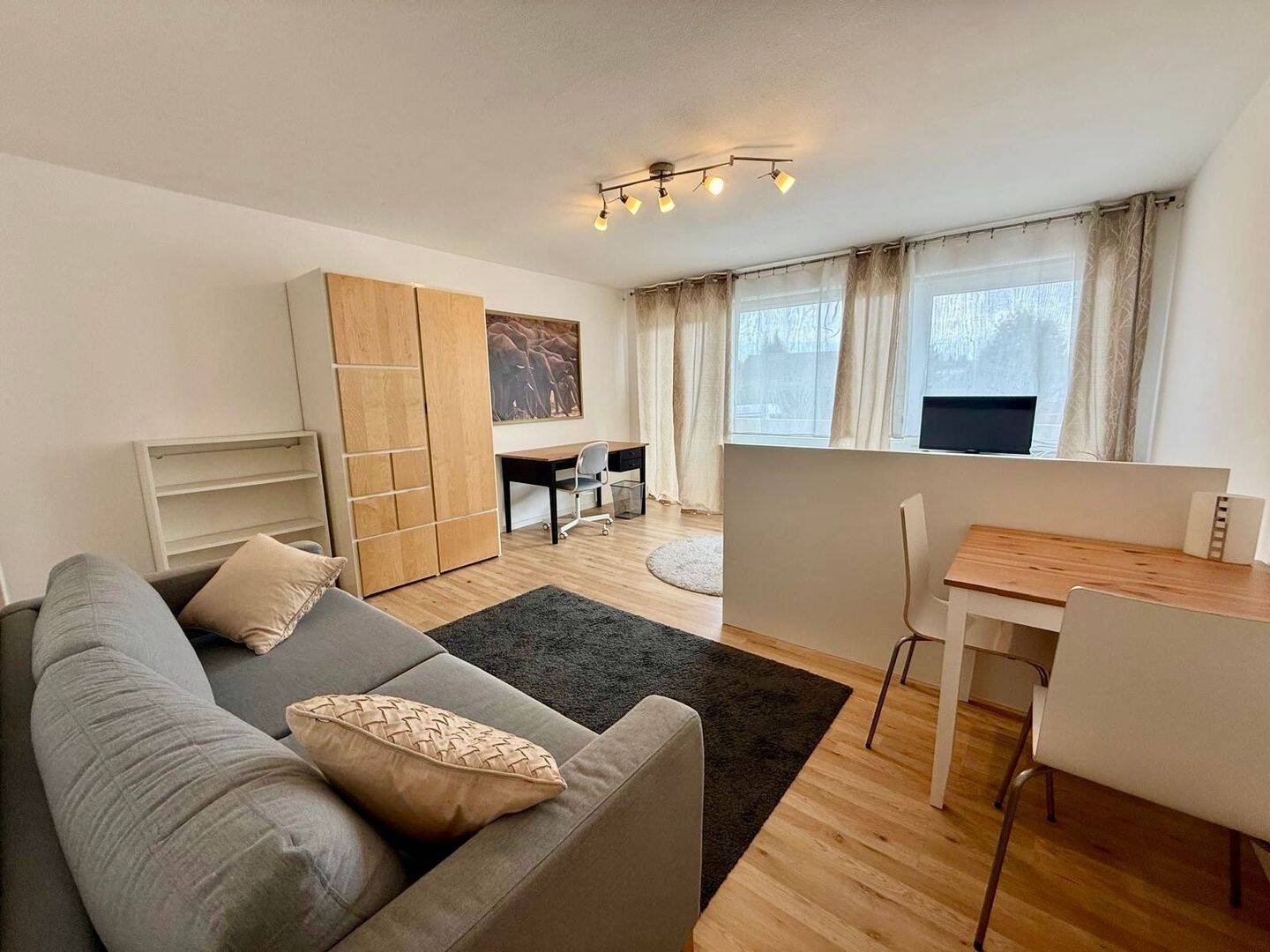 Sanierte Einzimmerwohnung mit Balkon in Höchberg-Würzburg, 97204 Höchberg