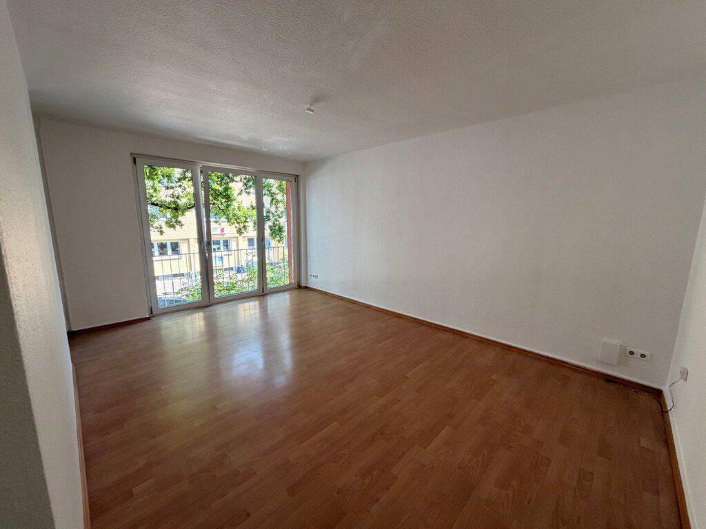 Gepflegte 3-Zimmer-Wohnung mit großer Terrasse in Frankfurt am Main, 60314 Frankfurt am Main (Fechenheim Ostend)