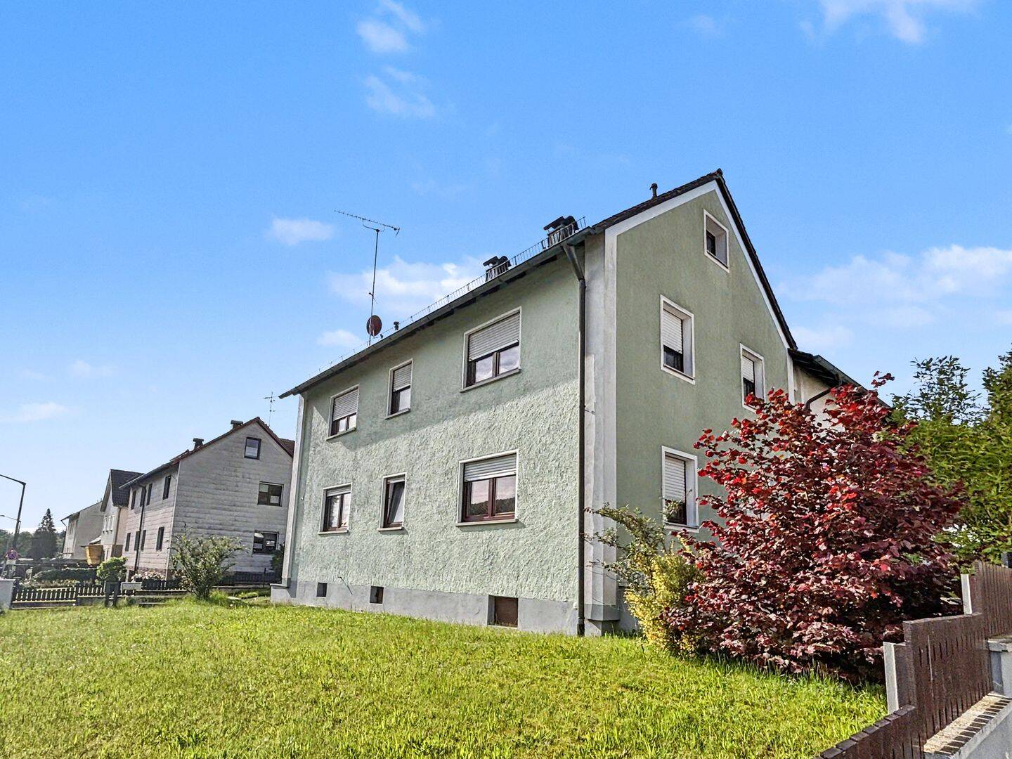 Großzügiges 2- bis 3-Familienhaus in Nürnberg- Brunn auf ca. 1.024 m² Grundstück, 90475 Nürnberg