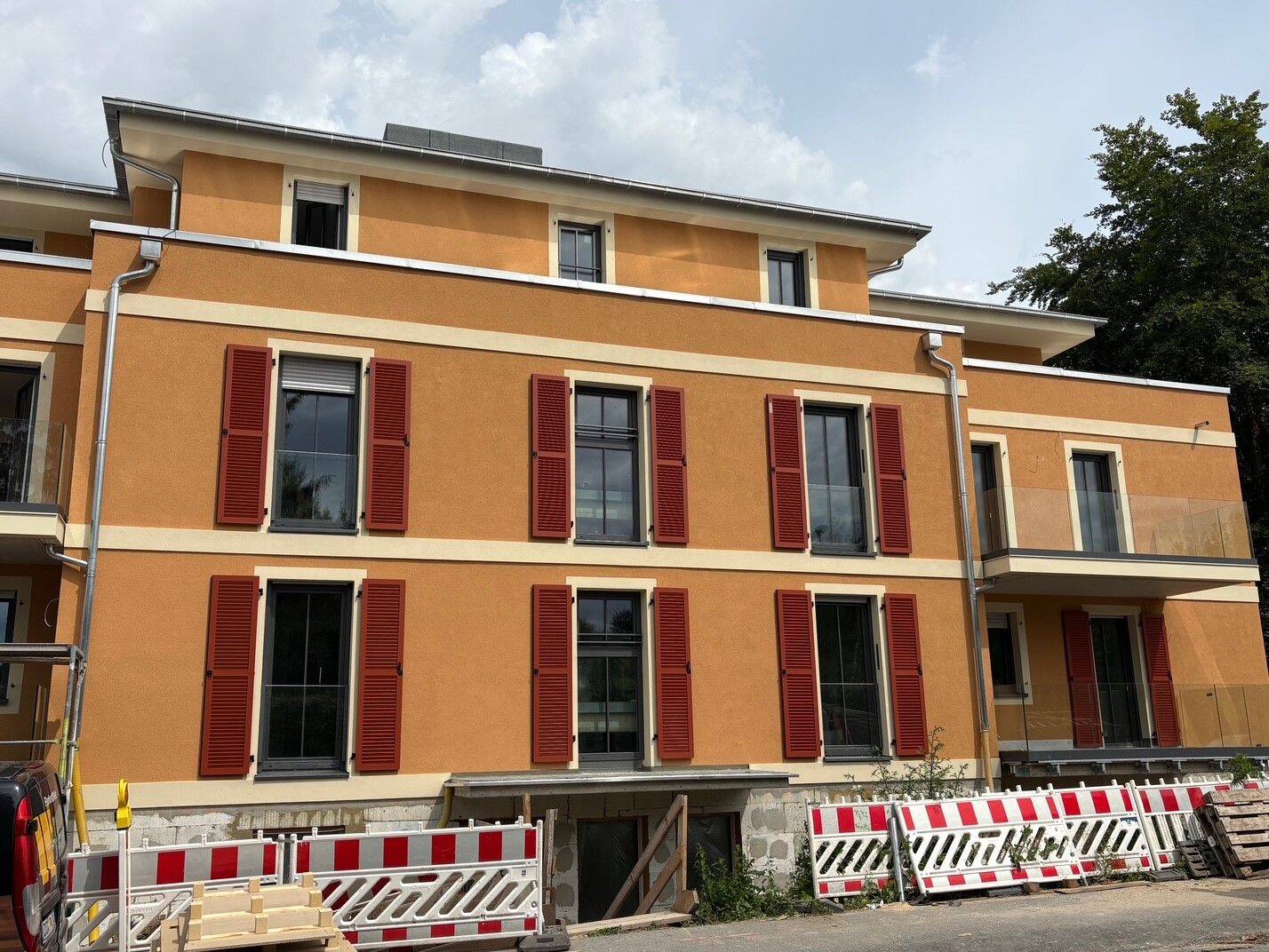 *Erstbezug in Leubnitz-Neuostra – moderne 3 Raumwohnung mit Balkon in beliebter Lage*, 1219 Dresden
