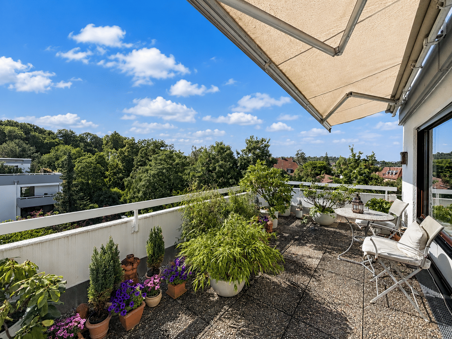 Vermietete 2-Zimmer-Dachgeschoss-Wohnung in Stuttgart-West, 70197 Stuttgart (West)