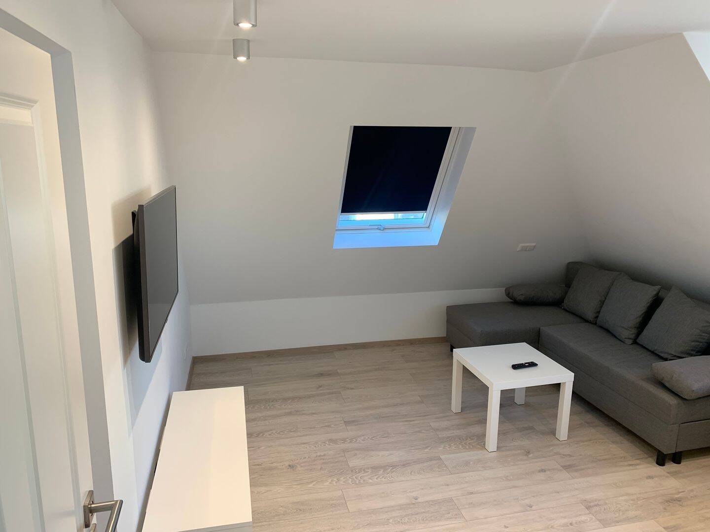 Moderne vollmöblierte 2,5 Zi-Wohnung in S-Gaisburg kernsaniert und hochwertig ausgestattet mit Garten, 70186 Stuttgart (Ost)