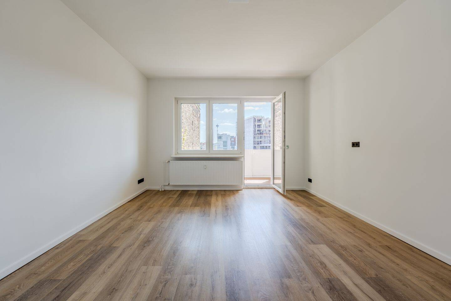 Sonnenbalkon, Kudamm-Blick & 4 Zimmer – Wohnen in Wilmersdorf !, 10629 Berlin (Charlottenburg-Wilmersdorf Charlottenburg)
