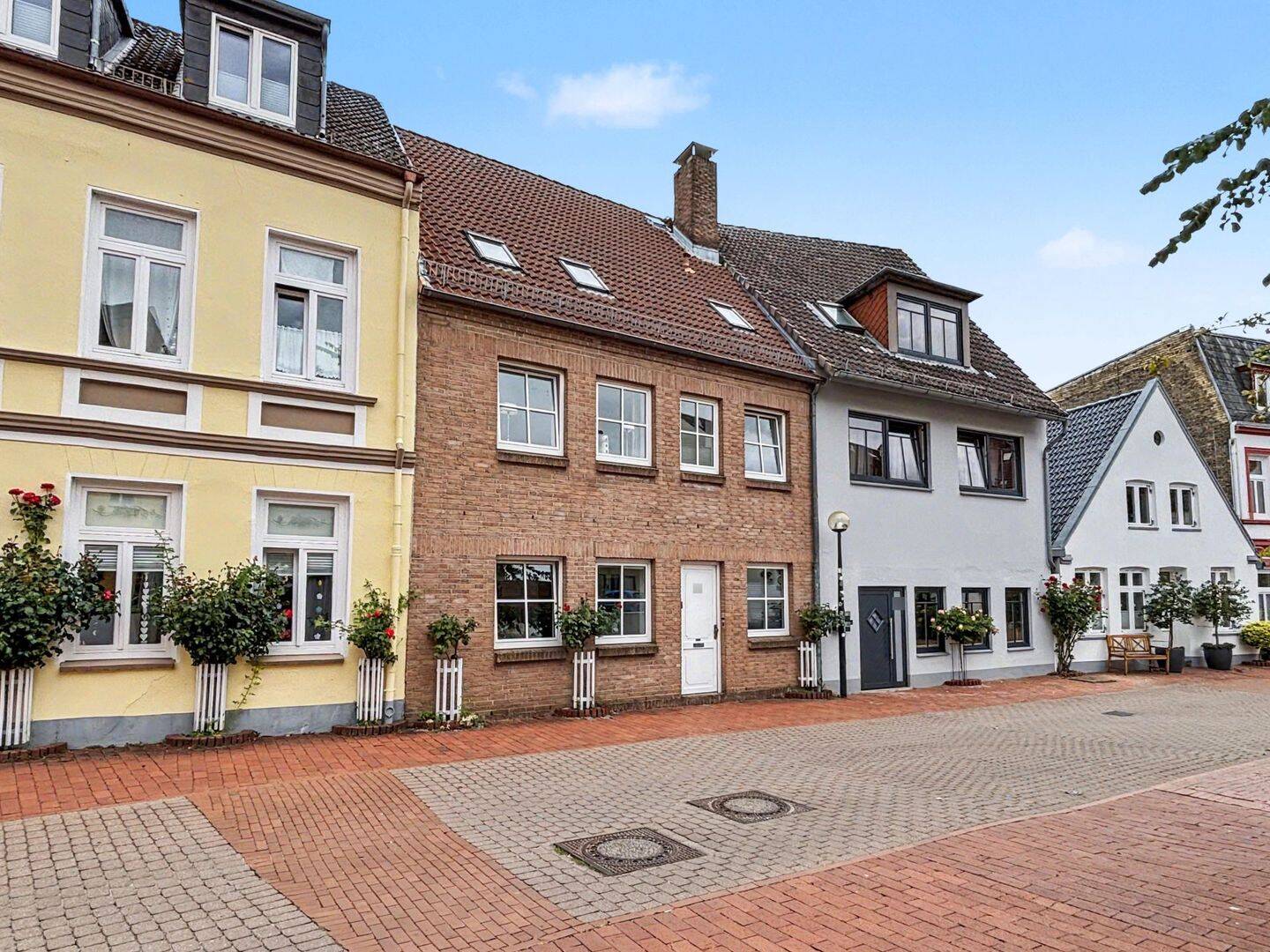 Historische Lage trifft großzügiges Wohnen – Einfamilienhaus mit Ausbaureserve in Schleswig, 24837 Schleswig