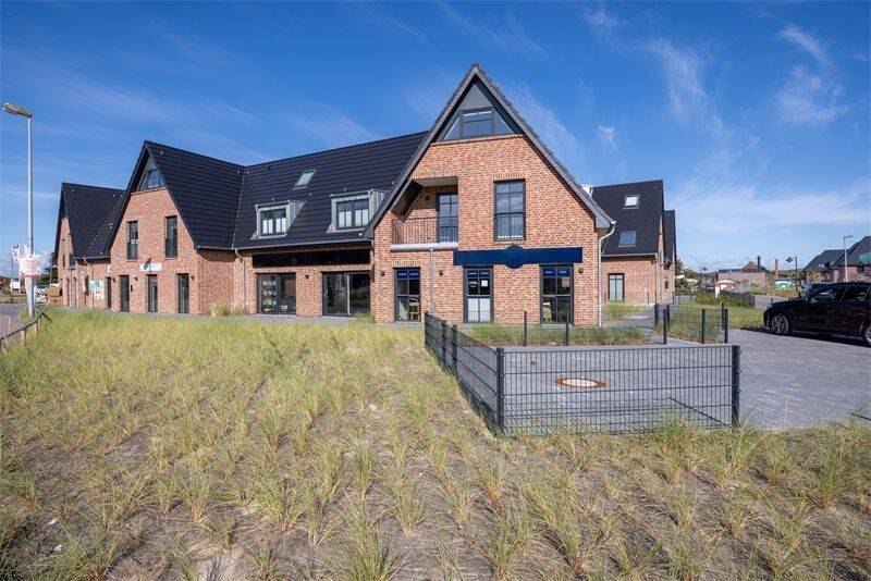 SYLT – 3-Zimmer-Mietwohnung mit Loggia und Aufzug und Tiefgarage -Teilmöbliert, 25992 Kampen (Sylt)