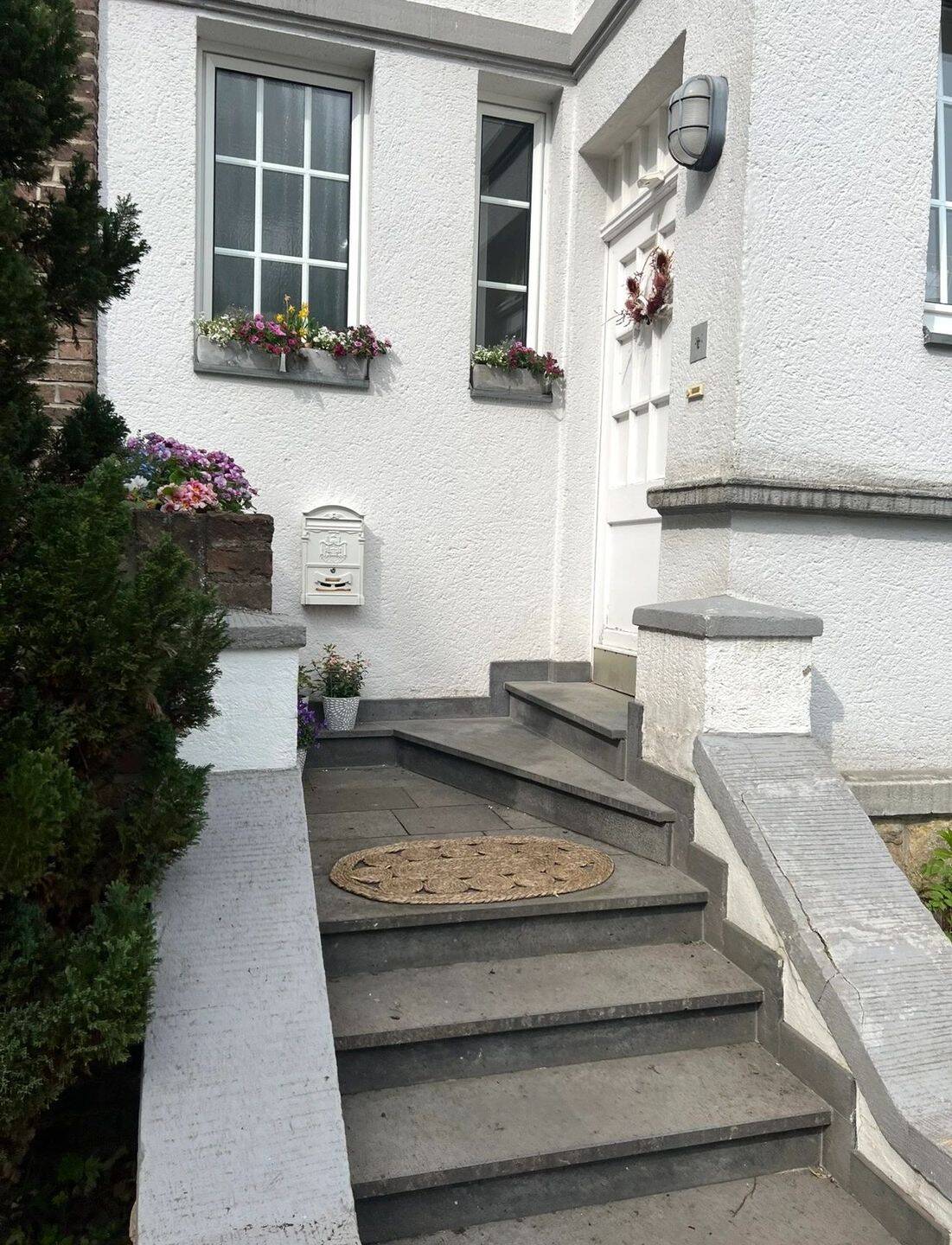 Charmante Erdgeschosswohnung in gepflegter Stadtvilla, 53879 Euskirchen