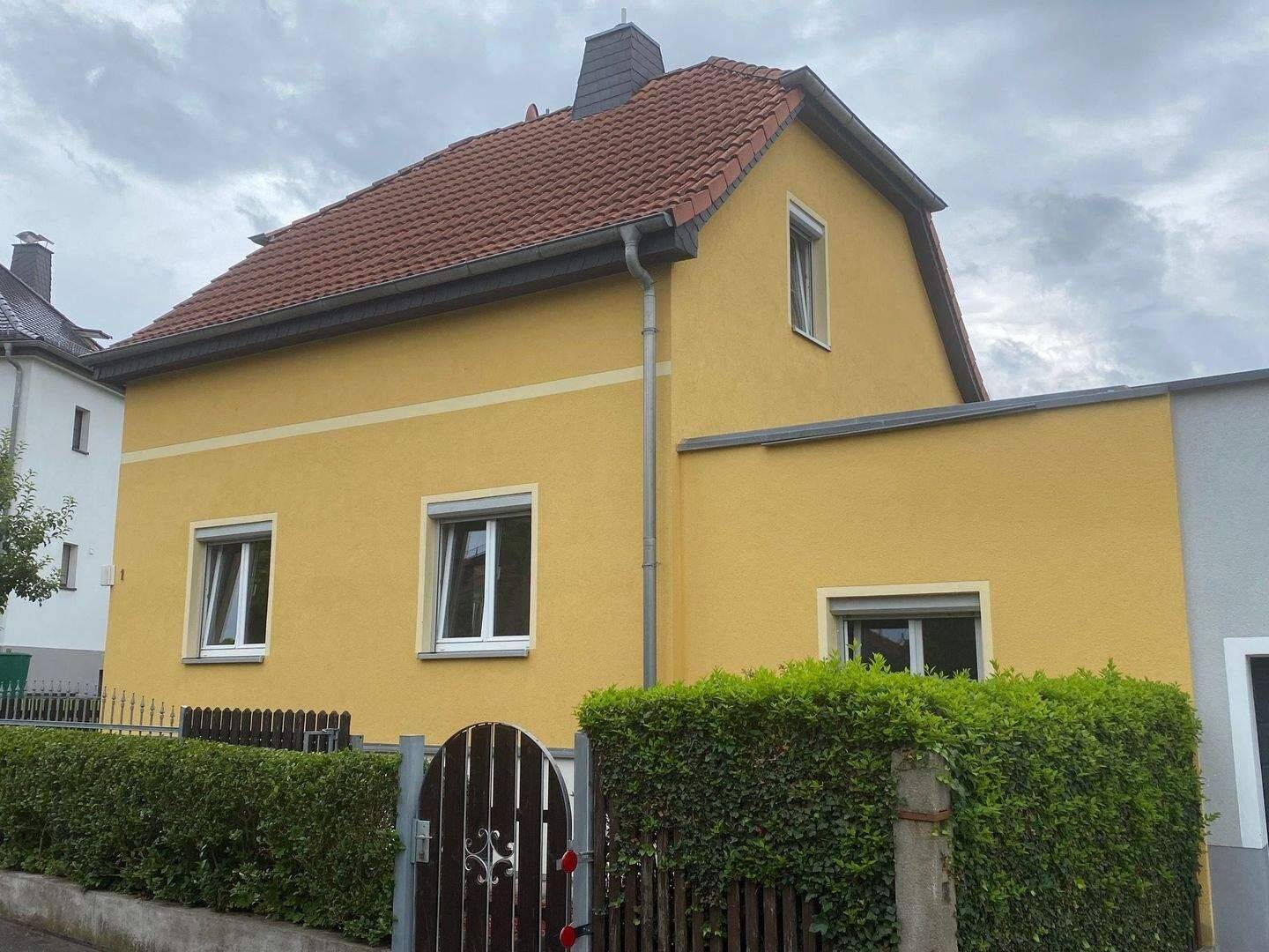 Gepflegtes Einfamilienhaus mit Einliegerwohnung in bester Wohnlage Weidas, 7570 Weida